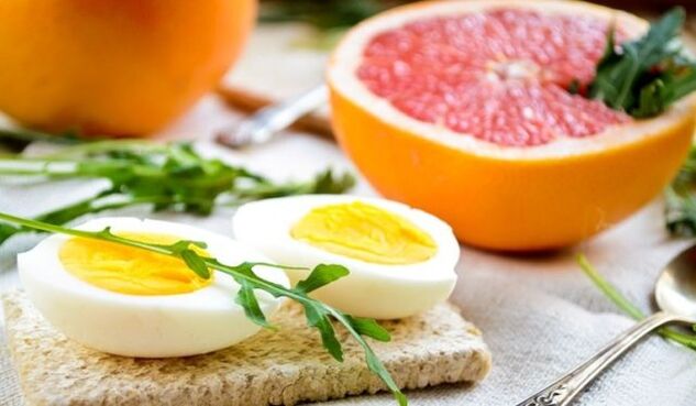 grapefruit and egg for the Maggie diet