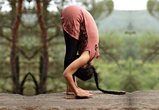 uttanasana yoga weight loss pose